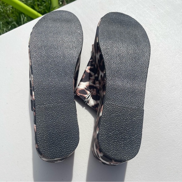 Leopard Platform Sandals - Picture 5 of 6